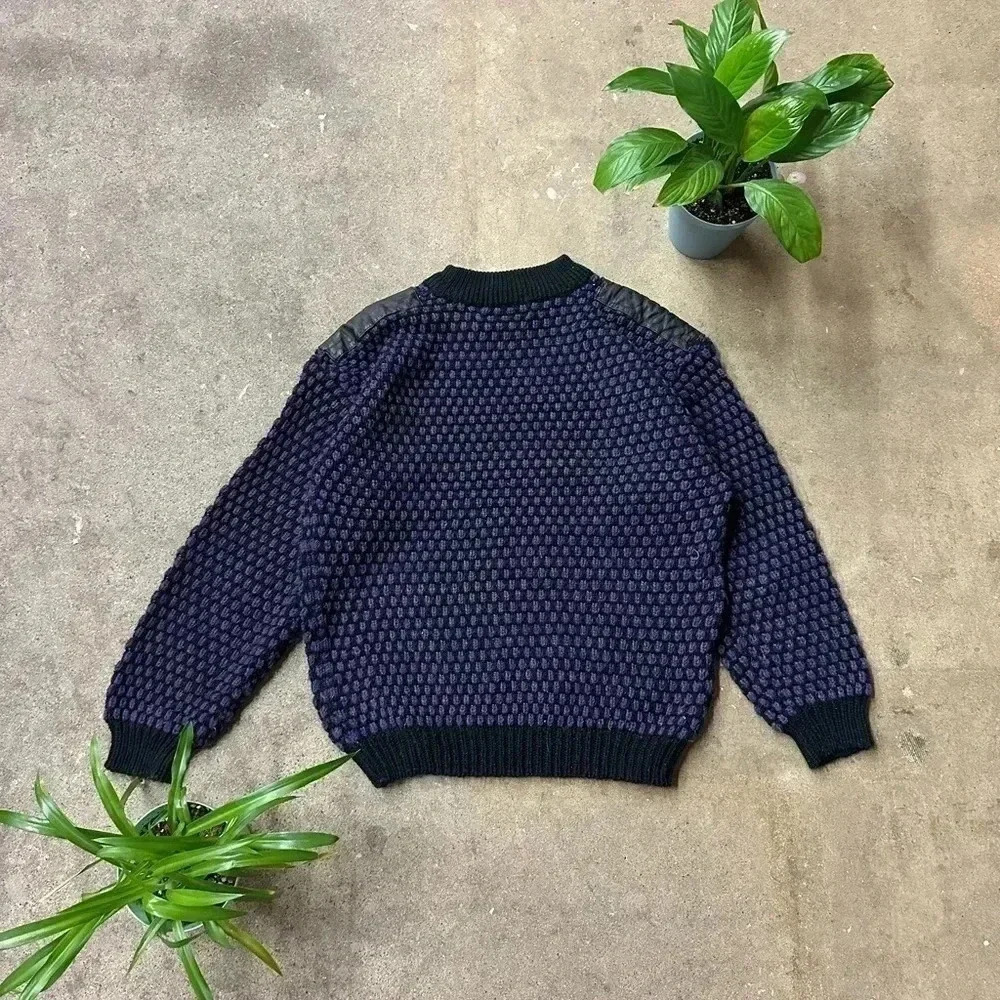 Vintage Street Scenes Purple Textured Sweater  Medium - Picture 2 of 5